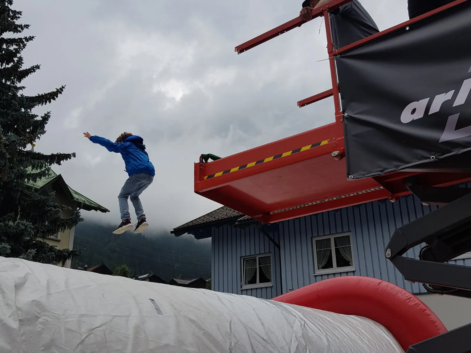 Free-Fall-Tower